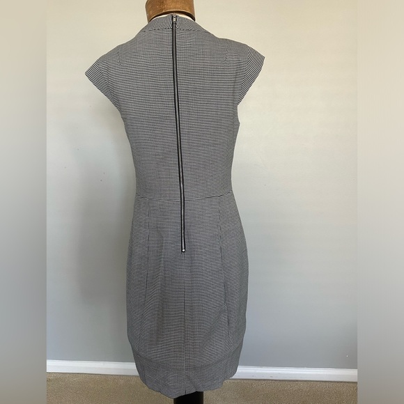 Theory size 6 black and white dress - Picture 4 of 6